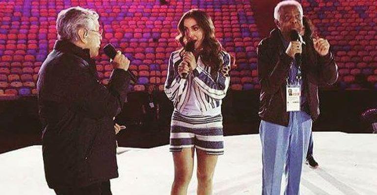 Anitta mostra foto de ensaio para abertura das Olimpíadas: ‘Está chegando!’