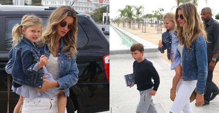 Gisele Bündchen leva os filhos ao museu, no Rio
