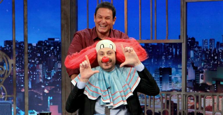 Danilo Gentili se transforma em palhaço Bozo no ‘The Noite’