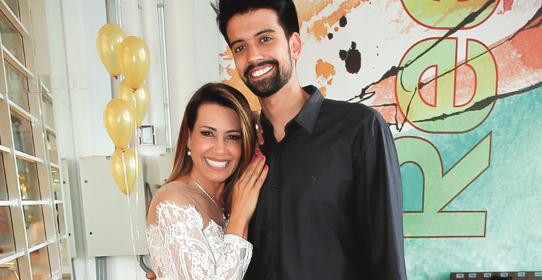 Solange Frazão: musa fitness lança linha de nutrição