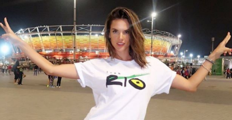 Alessandra Ambrosio mostra foto com a filha e fãs comentam semelhança: “A cara da mãe”