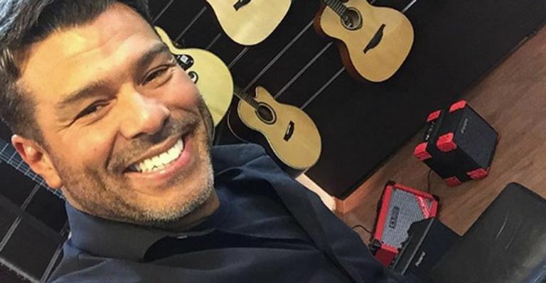 Maurício Mattar abre o baú e publica foto de quando tinha 13 anos