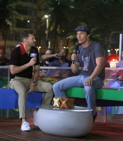 Matthew McConaughey e Camila Alves jantam no Rio