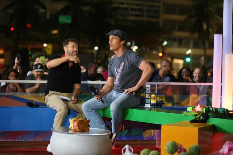 Matthew McConaughey e Camila Alves jantam no Rio