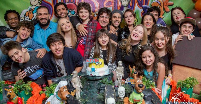 Com a presença de vips, Kevin Vechiatto comemora seus 10 anos
