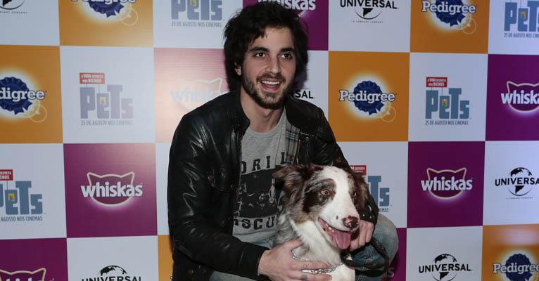 Fiuk vai ao cinema com Gaia, sua cadela border collie