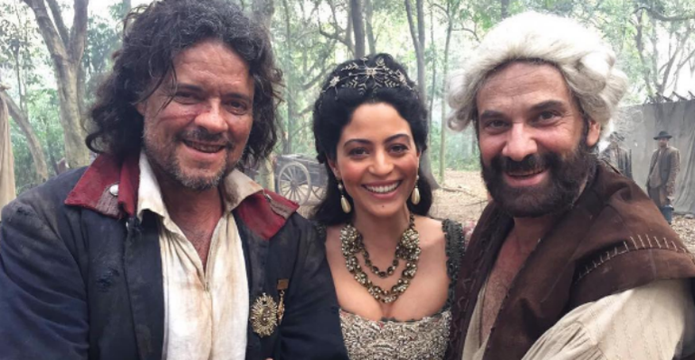 Carol Castro enaltece Marco Ricca e Felipe Camargo: “Ídolos”