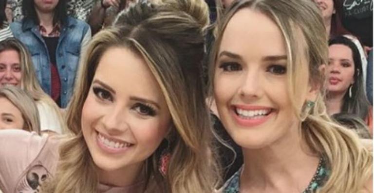 Thaeme tieta Sandy em bastidor de gravação na TV: “Meu exemplo de vida eternamente”