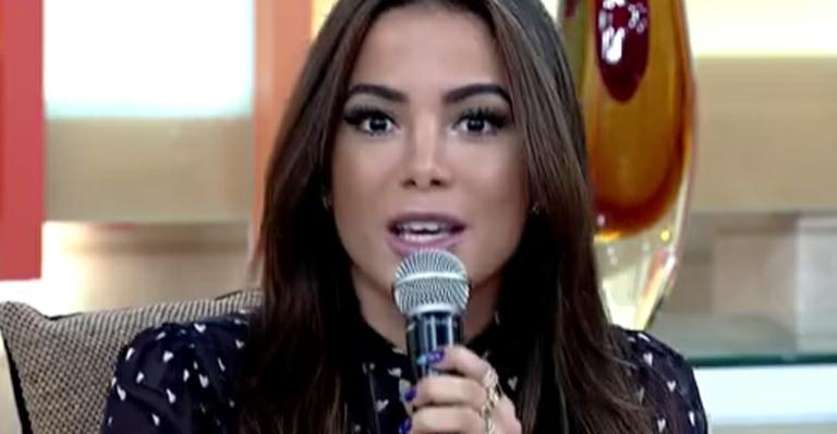 Anitta assina com empresários de Rihanna e Maroon 5