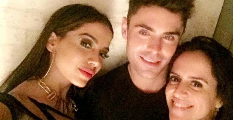 Que encontro! Anitta se diverte em festa com o ator Zac Efron