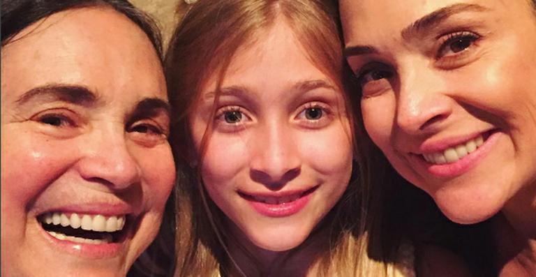 Gabriela Duarte festeja o aniversário de 10 anos da filha