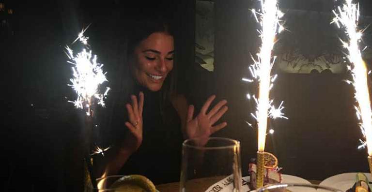 Lea Michele celebra seu aniversário ao lado das amigas