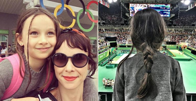 Débora Falabella mostra rara foto com a filha, Nina
