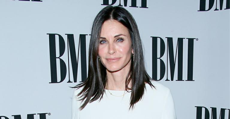 Courteney Cox, de ‘Friends’, diz se arrepender de cirurgias plásticas