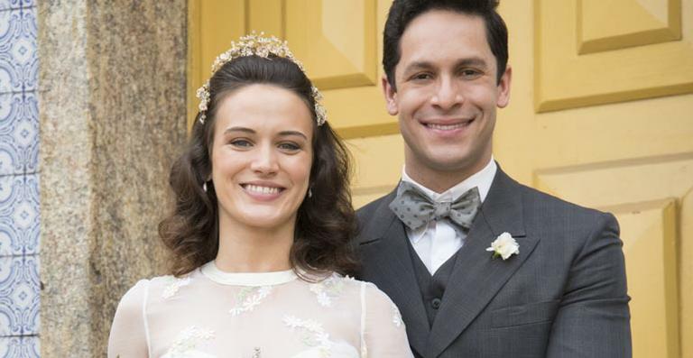 Rainer Cadete festeja parceria com Bianca Bin na novela Êta Mundo Bom