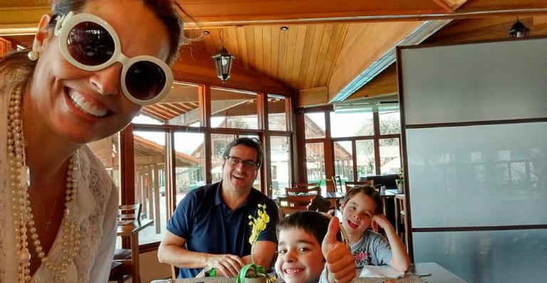 Suzy Rêgo e clã curtem férias no interior de SP