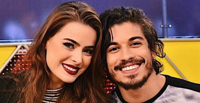 Douglas Sampaio desmente término de namoro com Rayanne Morais: “Pegadinha”