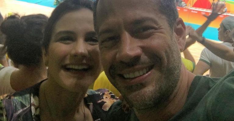 Kyra Gracie chega ao nono mês de gestação e mostra barrigão em foto divertida