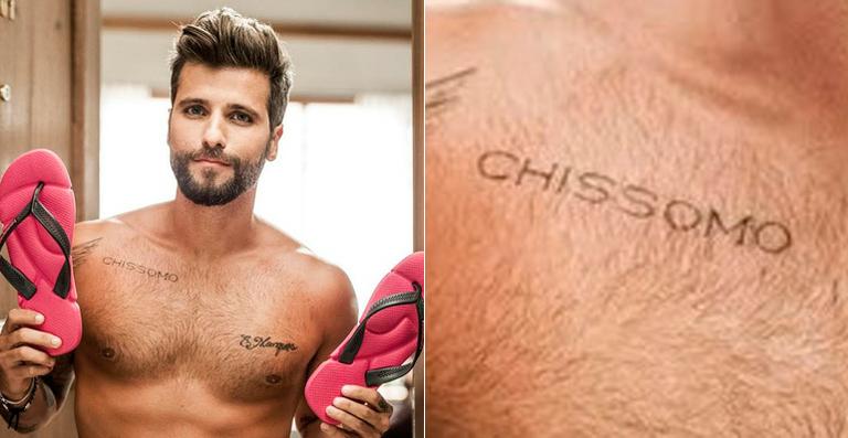 Bruno Gagliasso faz tatuagem com o nome da filha, Chissomo
