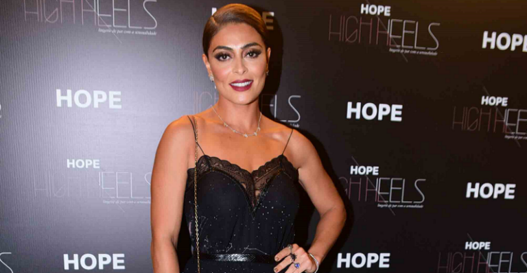 Juliana Paes prestigia megadesfile em São Paulo