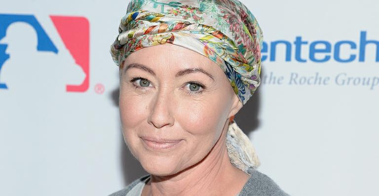 Shannen Doherty compartilha vídeo de quimioterapia e emociona fãs