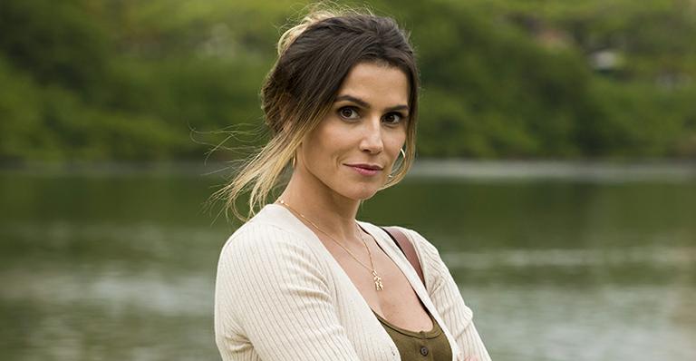 Deborah Secco conta que andou de ônibus para interpretar seu personagem em ‘Malhação’