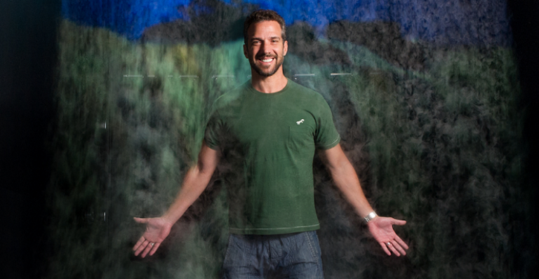 Carlos Bonow vive uma experiência sensorial