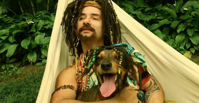 Marco Luque grava clipe na pele do personagem Mustafary. Veja as primeiras imagens!