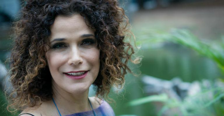 Glaucia Nasser faz show em homenagem a Juscelino Kubitschek