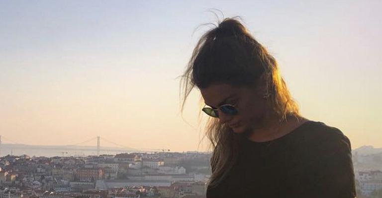 Kelly Key posa exibindo barrigão e fã elogia: ‘A grávida mais linda do Brasil’