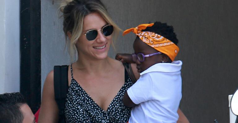 Giovanna Ewbank curte a tarde com a filha, Titi