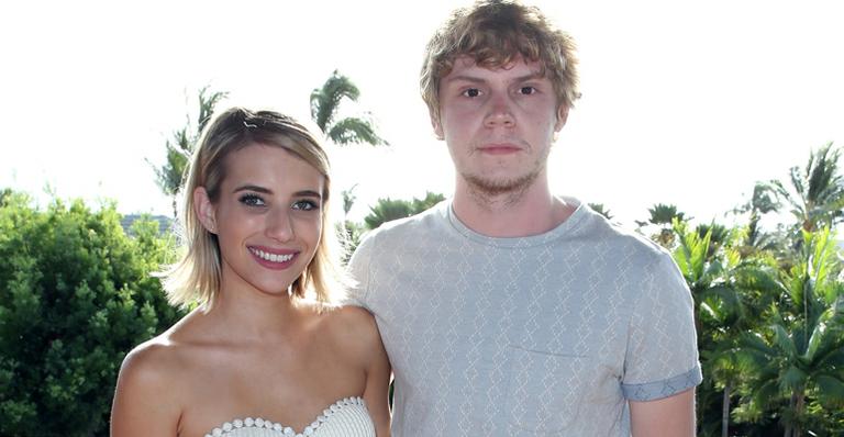 Emma Roberts termina com Christopher Hines e volta com o ex, Evan Peters, pela terceira vez