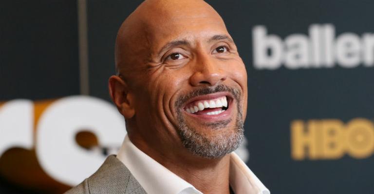 Dwayne Johnson divulga a primeira imagem do elenco do novo ‘Jumanji’