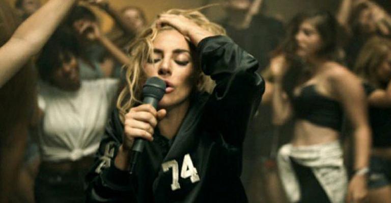 Perfect Illusion: Dirigido por ‘fashionistas’, novo clipe de Lady Gaga mostra versão roqueira da cantora