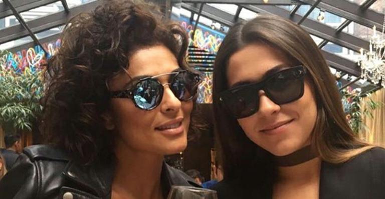 Juliana Paes assume os cachos e recebe elogios dos fãs