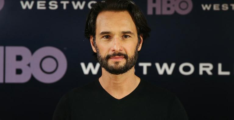Rodrigo Santoro lança série ‘Westworld’ em São Paulo