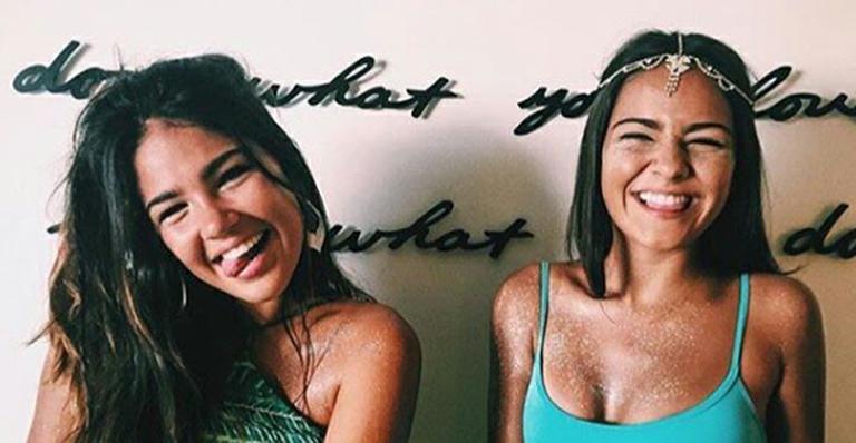 Giullia Buscacio mostra foto com a irmã e fãs se confundem: “Quem é quem?”