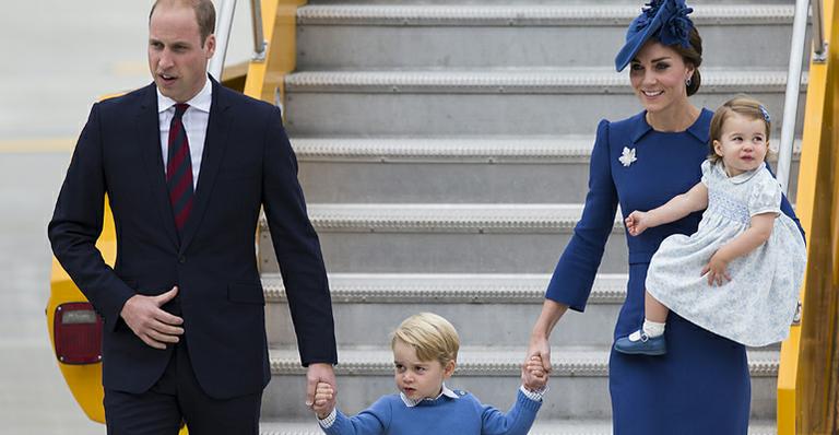 Príncipe George e Charlotte roubam a cena na chegada real ao Canadá