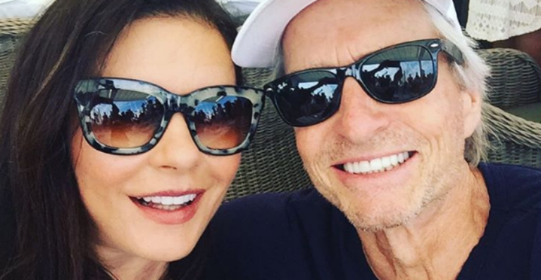 Catherine Zeta-Jones e o marido, Michael Douglas, comemoram aniversário juntos