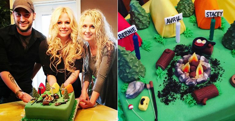 Avril Lavigne mostra como festejou seu aniversário