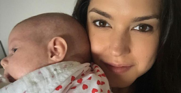 Thais Fersoza posa com Melinda: “Melhor cheirinho”