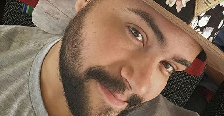 Tiago Abravanel apresenta novo single ‘Te Quero Na Rua’