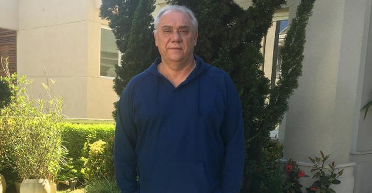 Fã diz que Marcelo Rezende precisa de ‘plástica’ e ele responde: ‘Melhoro por dentro’