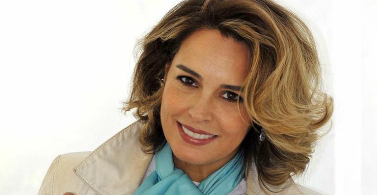 Suzy Rêgo apóia campanha de combate ao câncer de ovário