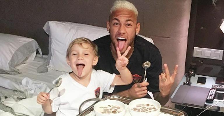 Neymar mostra foto divertida com o filho, David Lucca