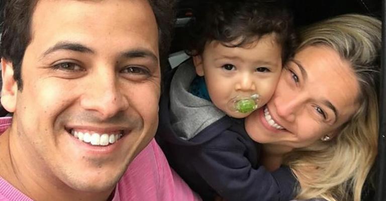 Fernanda Gentil vai buscar o filho na casa do ex-marido e ganha elogio: ‘A mamãe dele é um fenômeno’
