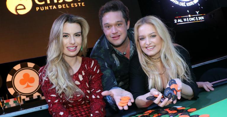 Estrelas participam de torneio de poker beneficente no Uruguai