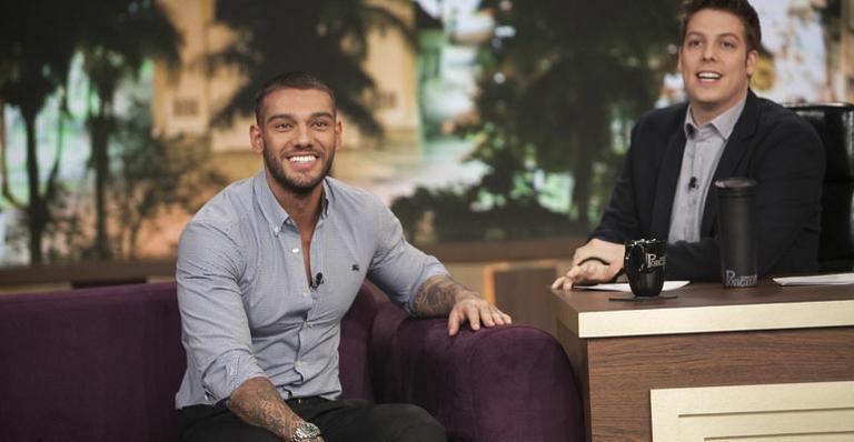 Ciumento, Lucas Lucco confessa na TV: ‘Já saí na porrada por causa da minha mãe’