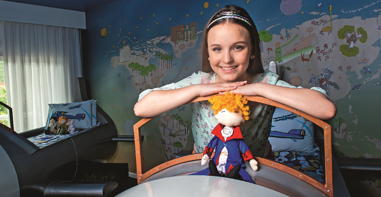 Um mundo de sonhos encanta Larissa Manoela