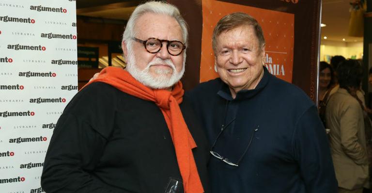 Boni prestigia lançamento do livro gastronômico de Ricardo Amaral
